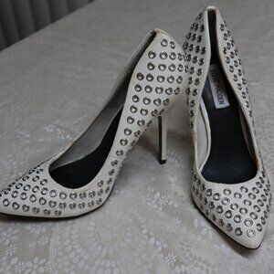 Steve Madden women's white dress pumps